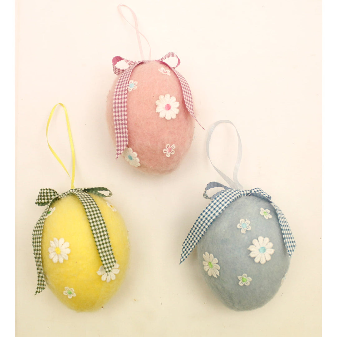 EASTER DAISY FELT EGG HANGER 12cm