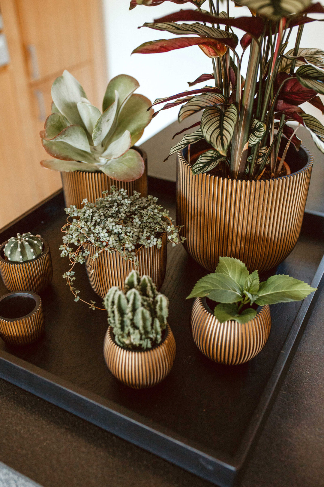 Vase ball Groove Ø18x15 black gold