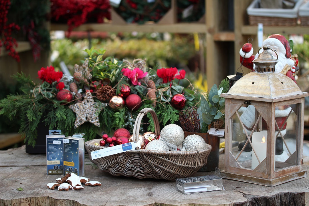 Make your own festive window box