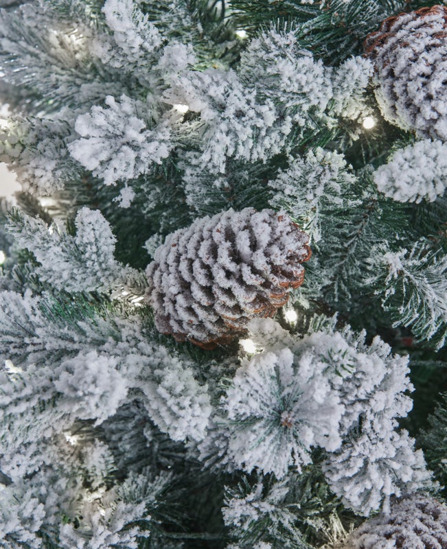 FROSTED WINTERFOLD FIR - 7.5ft
Tree with 600 Warm White LED 5MM bulbs