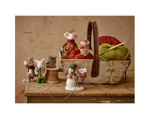 Mouse wool cooked wool snowman brown/colour(s) L.7cm x W.13cm x H.14cm