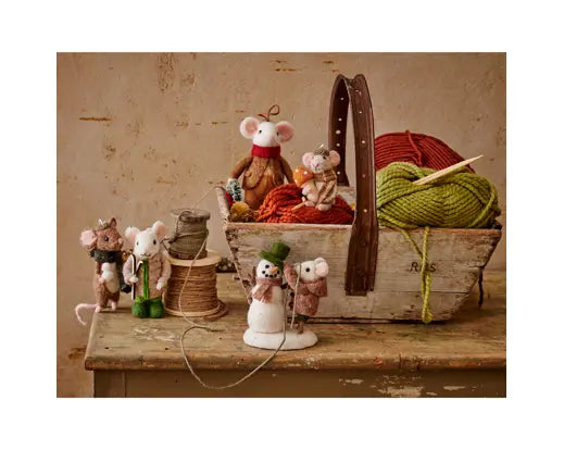 Mouse wool scarf  assorted L.3cm x W.6cm x H.17cm
