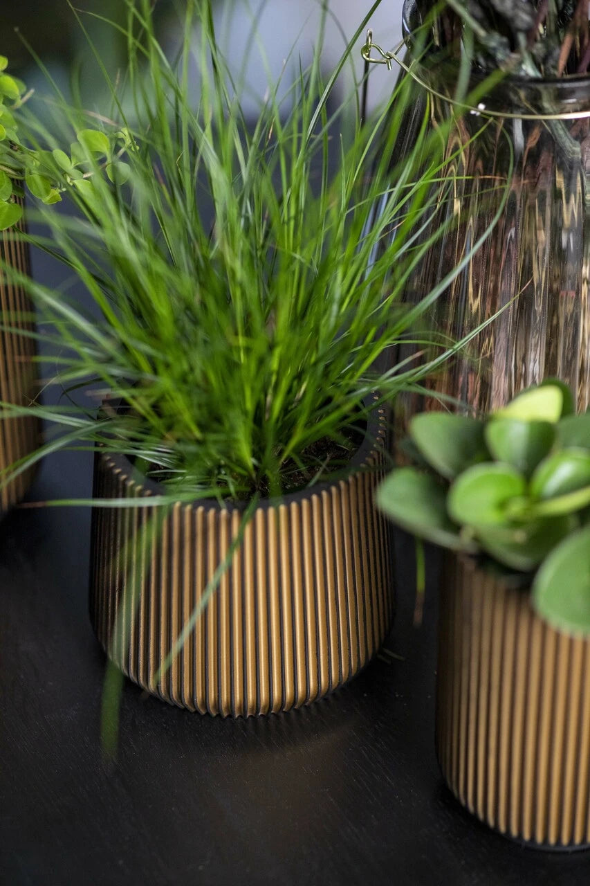 Sandbag Groove Pot Black Gold Ø27 H22 - Pots - Windyridge Garden Centre