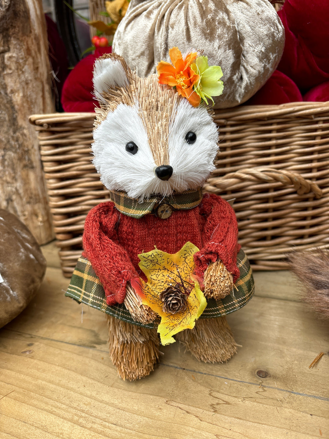 Ms Tartan Fox with Pine cone (23 x 11 cm)