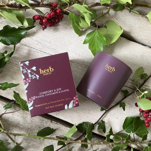 COMFORT AND JOY JAR CANDLE