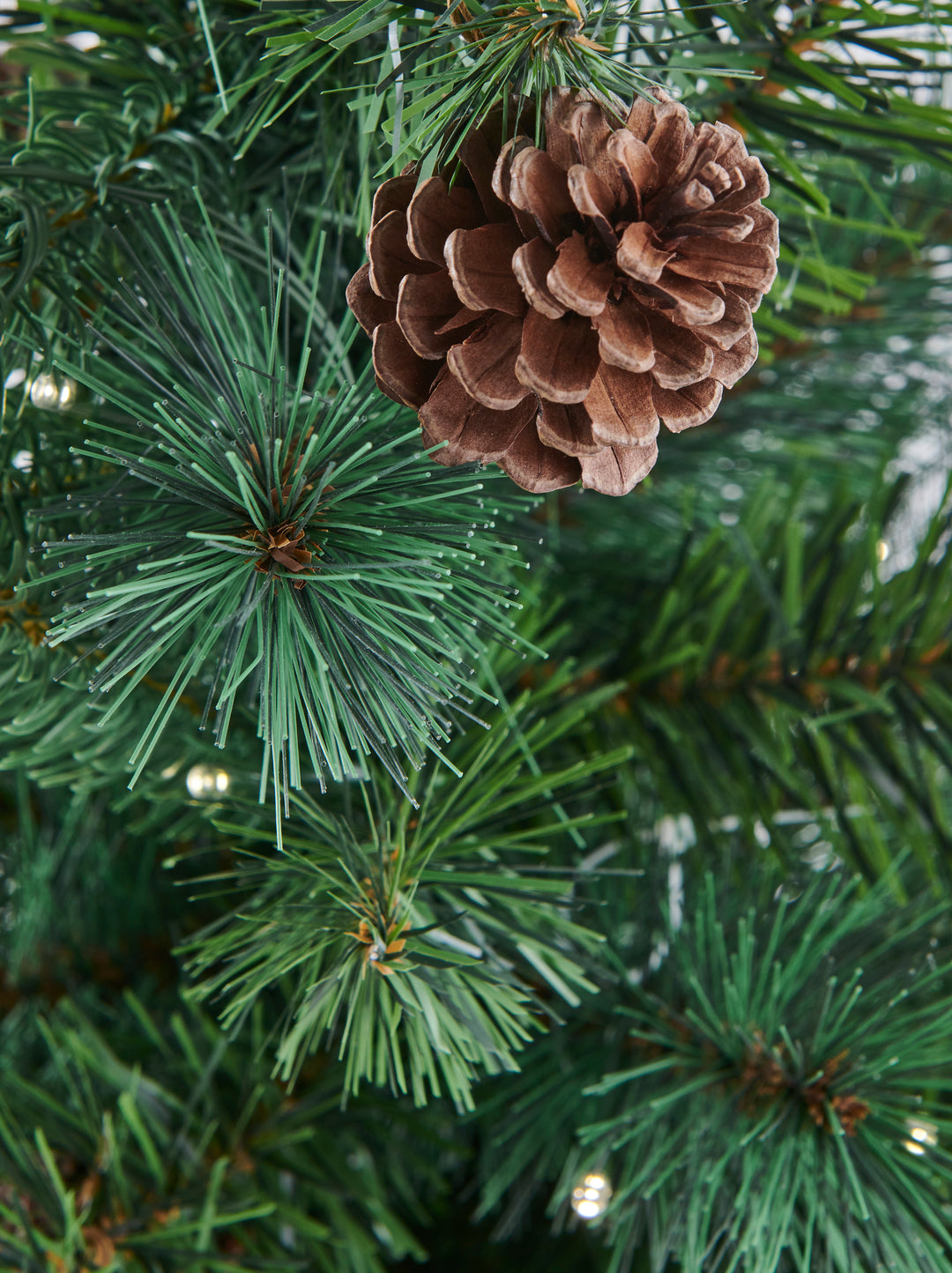 HAZELNUT PINE Porch Tree - 4ft with 100 Warm White LED 5mm bulbs and STN 8 Function - Battery Operated- Potted