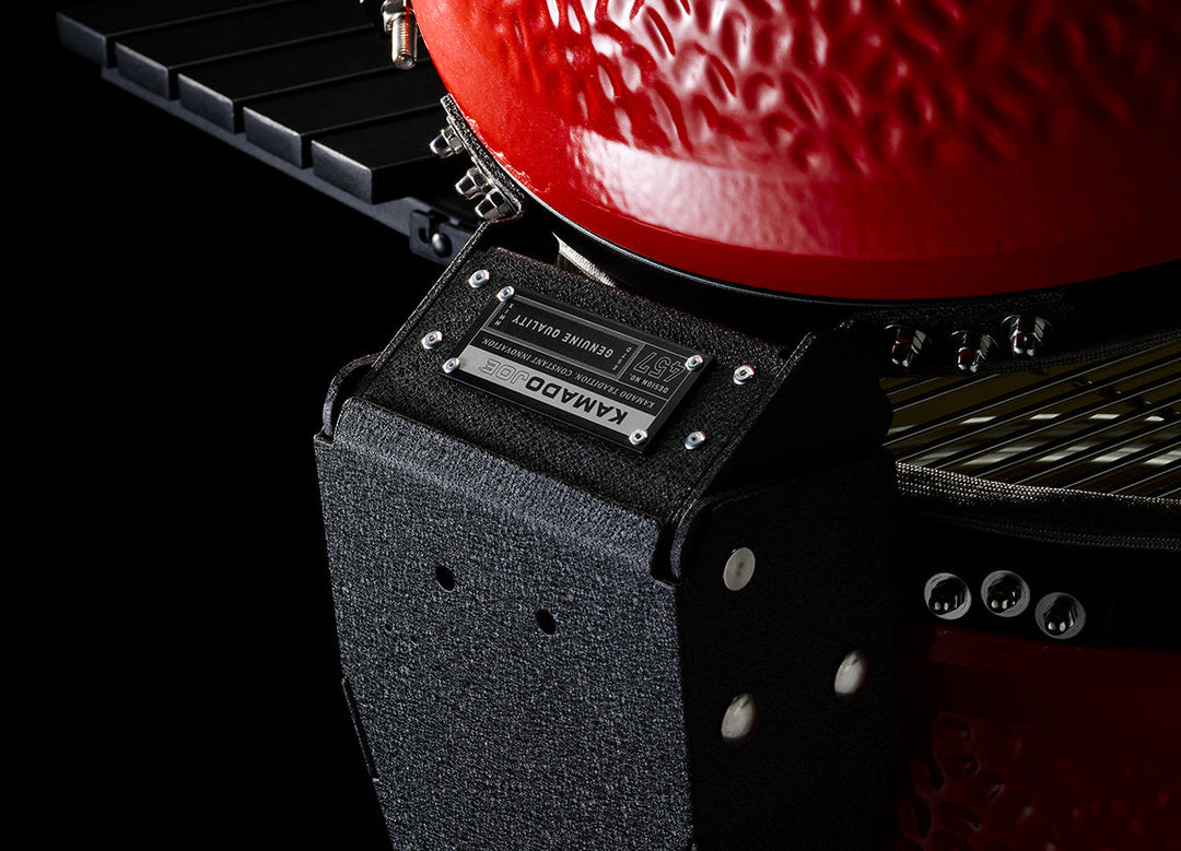 Kamado Joe Big Joe II kamado grill, view of the hinge and dome features