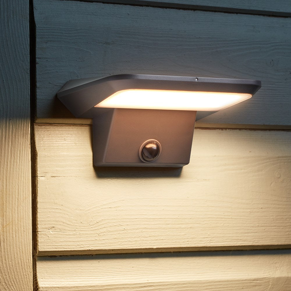 Smart Solar Pir Sentry Light 800L - Outdoor Living - Windyridge Garden Centre