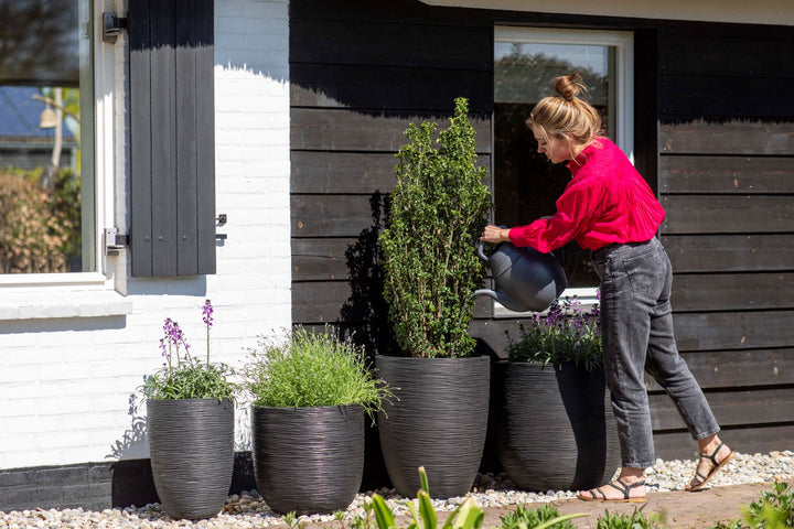 Planter Ball Rib Pot Black NL Ø55cm H53cm
