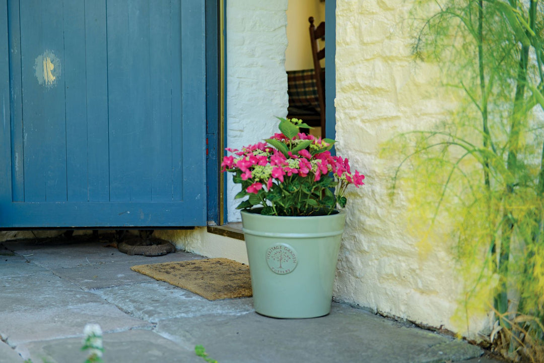 MINT GREEN POT 20CM HERITAGE POT