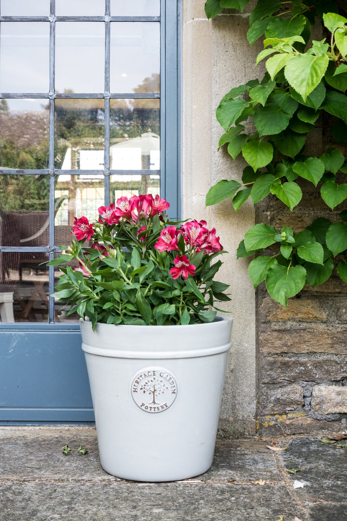 heritage pottery plant pots Heritage Pot White Ø27cm – Windyridge Garden Centre