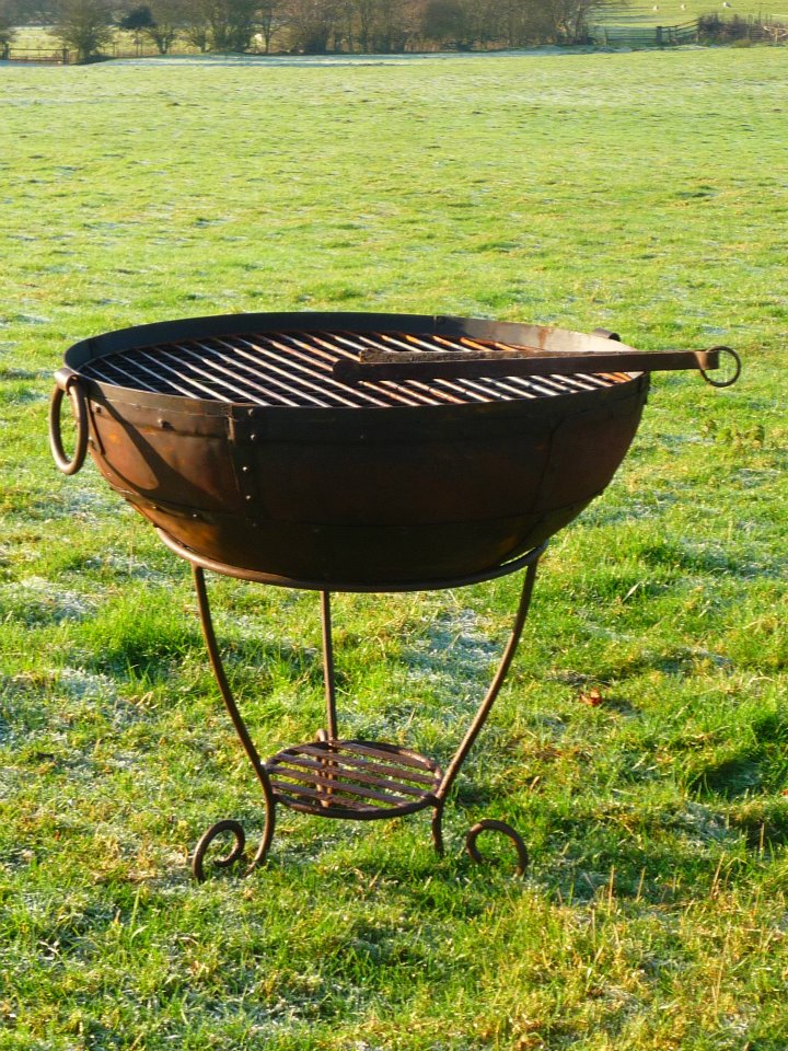 60cm Wilstone Kadai set with high & low gothic 60L box