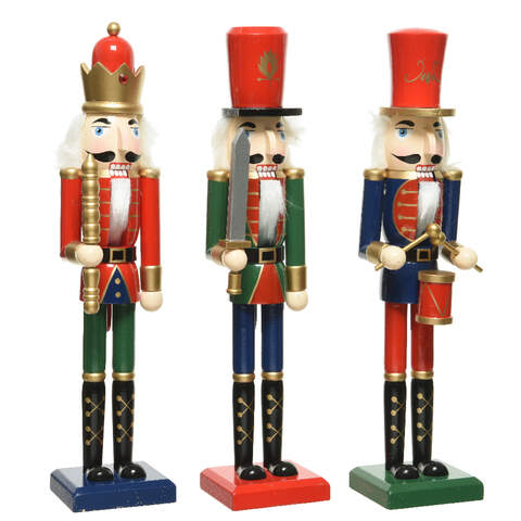 Nutcracker   pinewood   nutcracker